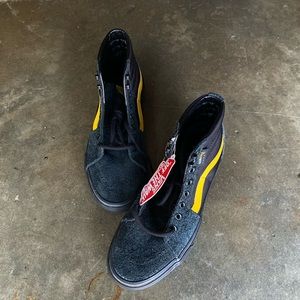 NEW Vans High Top Sneaker